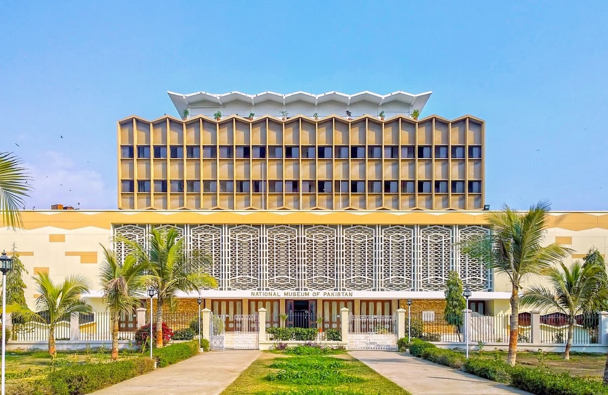 Exploring Karachi: Top 8 Must-Visit Gems 🇵🇰